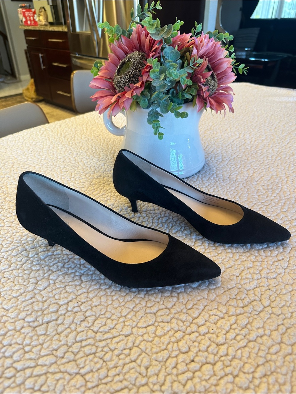 Cole Haan Vesta Black Suede Pointed-Toe Kitten Heel Pumps Sz 7.5 - Picture 5 of 10